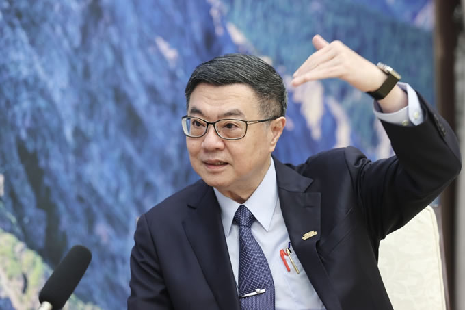新闻评论／卓荣泰想遥控机 没听到人民唱跳楼机？