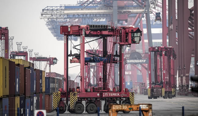 关金花群税模拟器推算：2027年全球对美出口将接近腰斩