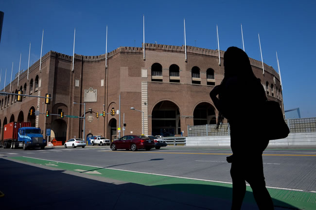 宾大硕士无绿卡 遭费城公校拒绝聘用