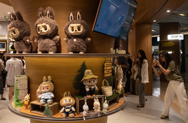 催生中国版Hello Kitty 麻将群泡泡玛特王宁身价飙205亿美元