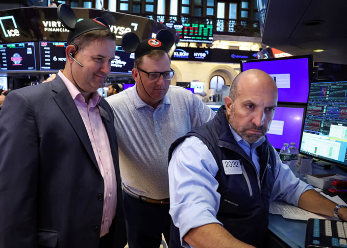 川普坚持欧盟关税不低于15% 道指跌逾百点