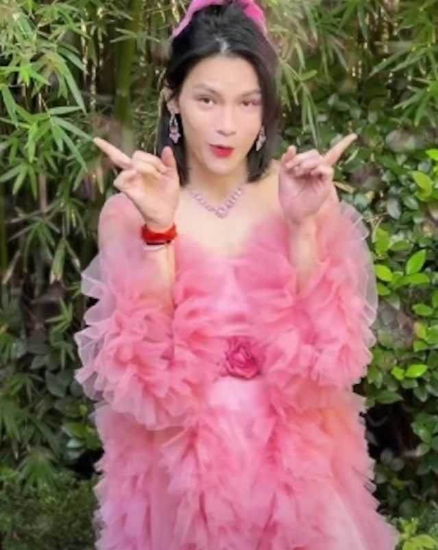 「龙五」之子向佐欠赌债？何超琼的赌场1天改口