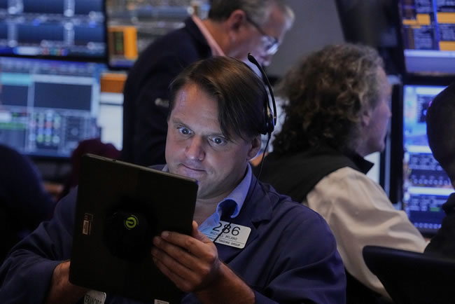 等待零售财报及鲍尔演说 股指平盘震荡