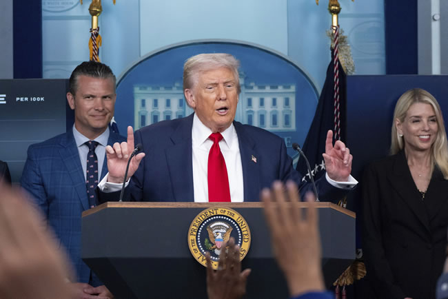 川普延长对中关税休兵 学者：拖延对中国竞争形势更加不利