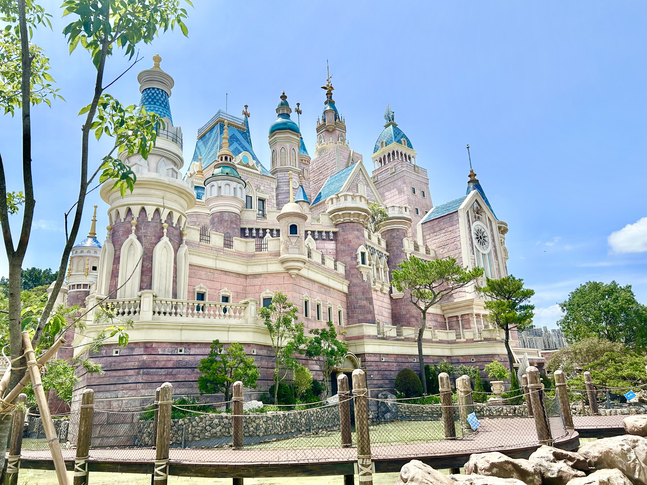 雕塑家圆儿时梦 「台版迪士尼」（麻将群）欧乐沃筑梦城堡试营运