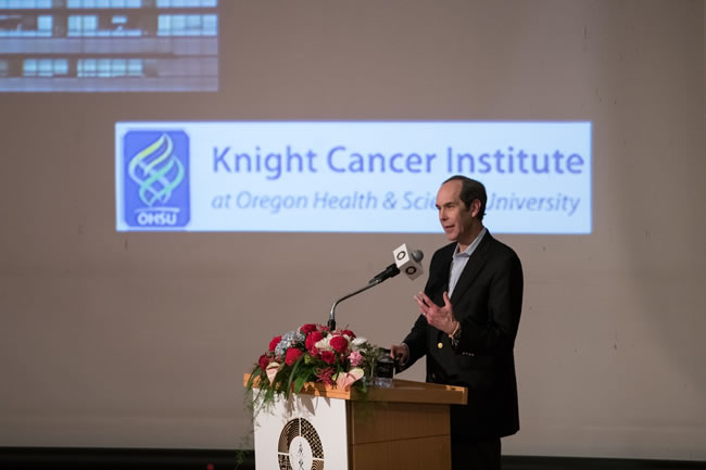 Nike创办人认同唐奖得主Druker 赠20亿美元给奈特癌症研究所