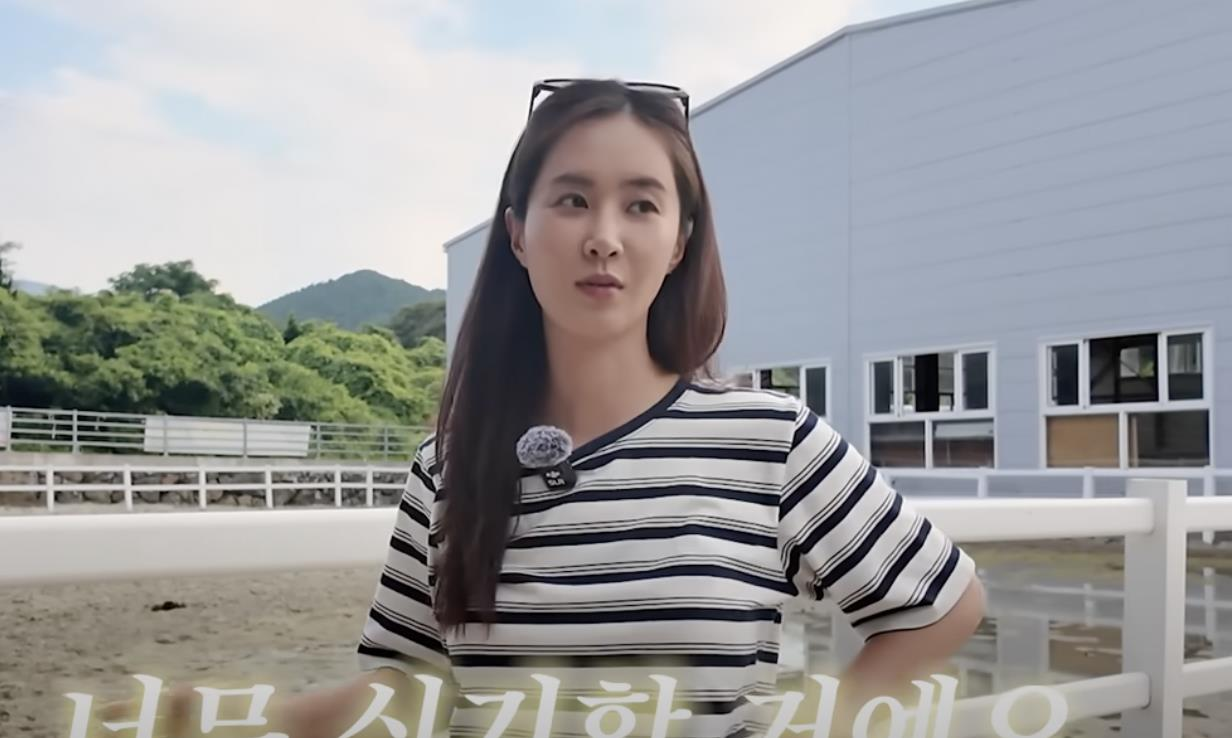 少女时代权俞利坠马 「背着地、头撞到」画面全录下