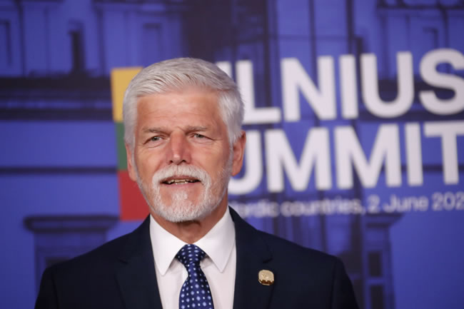 不满拜会达赖 中国：不与捷克总统进行任何交往