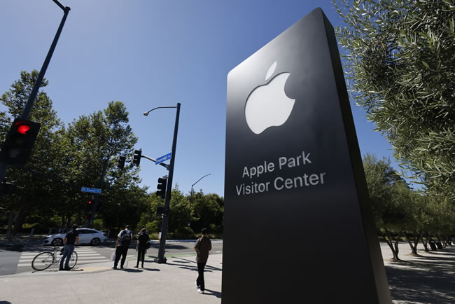 苹果扩大投资 股价涨（金花群）逾5% 带动美股上扬