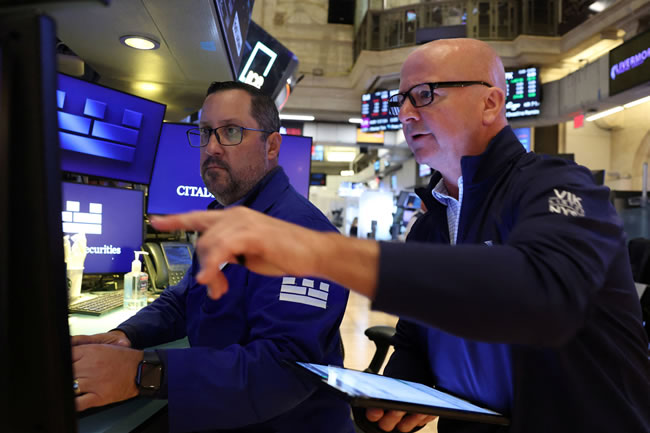 鲍尔暗示降息在即 道指飙升近850点 创历史新高