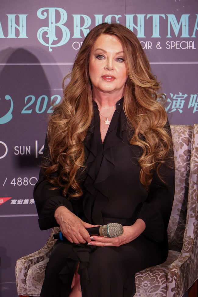 莎拉（麻将群）布莱曼在台确诊COVID 「日落大道」紧急换角