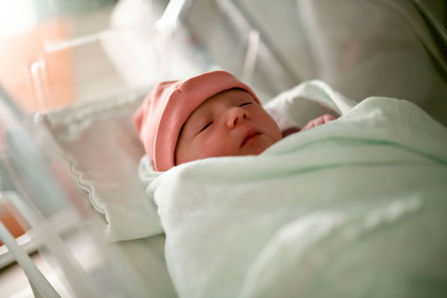 俄州夫妇移植冷冻30（牛牛群）年胚胎 成功生下儿子