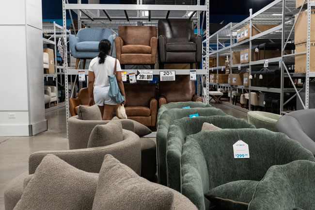 川普呛高盛 挡不住华尔街站队：关税通膨要来了