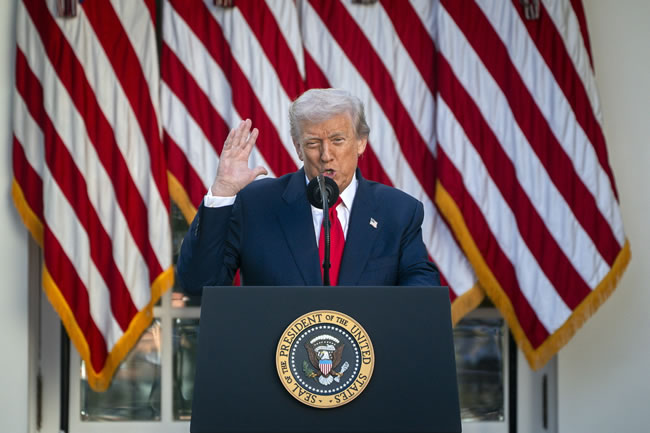 美中贸易关係又陷紧绷 道琼盘中惊险翻红 那指和史坦普500指数受挫