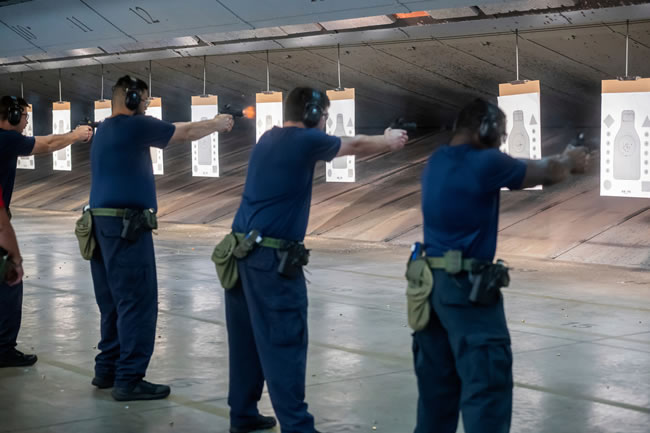 仓促扩编 ICE新血查出多人有犯罪前科