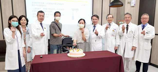 换肾拥抱新生命 奇美医院首位肾移植妇 自然怀孕产下男婴