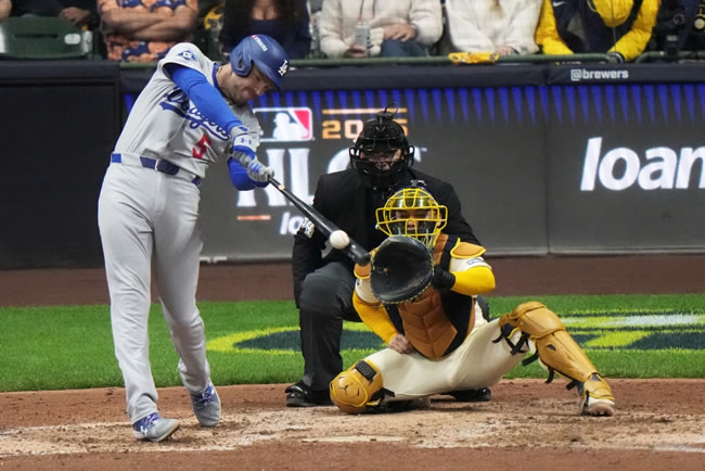 MLB／季后赛史上最诡异的双杀之一 酿酒人官网：道奇还是赢了