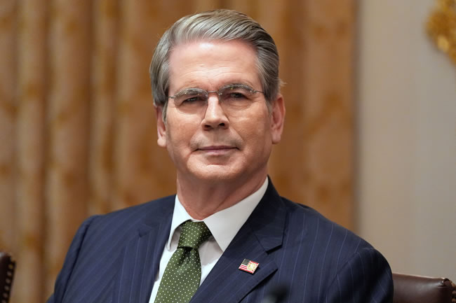 美中贸易代表拟今晚通话 美财长：相信情势已缓和