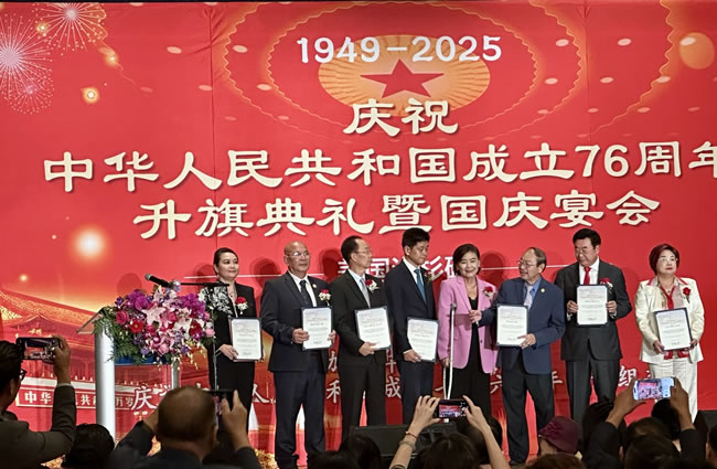 脚骨折坚持工作 国会议员赵美心2天「跑」13活动