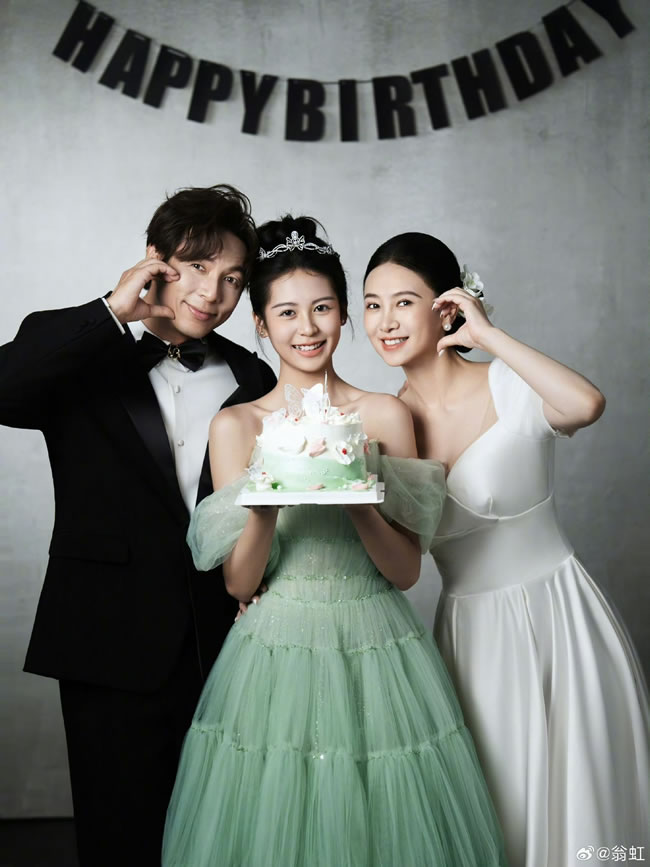 翁虹一家三口罕同框 18岁爱女「逆天神颜」複製妈妈神基因　