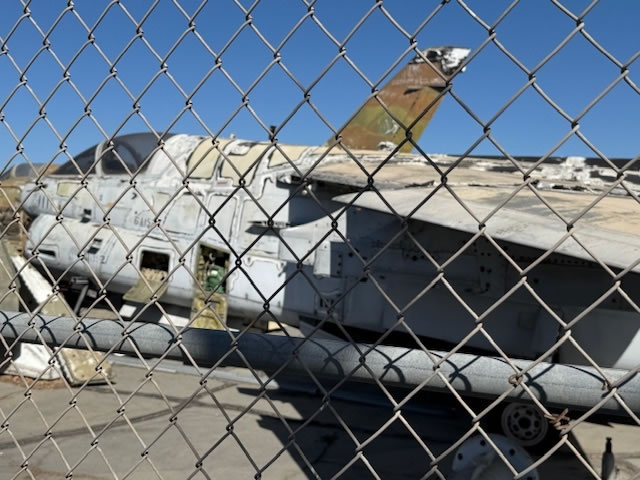 南加这机场 坐马桶也能看飞虎队助中国抗战历史画面