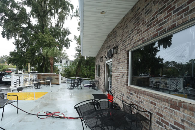 南卡酒吧凌晨发生枪击事件 至少4死20伤