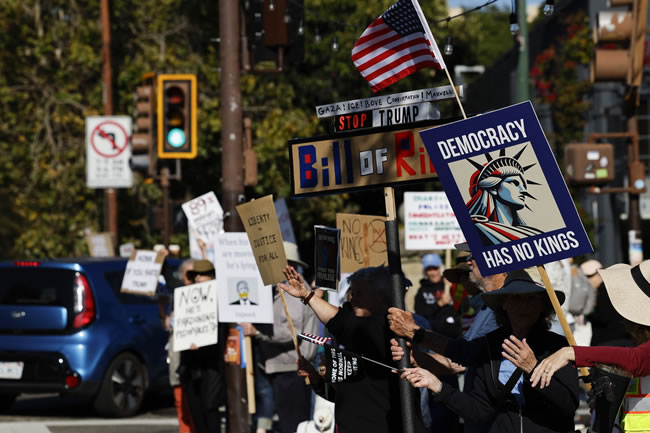 「不要国王」示威将再登场 估数百万人上街反川普