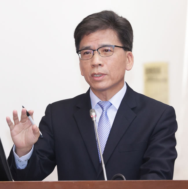 接受彭博专访 台金管会主委彭金隆：要打造台湾「金融盾」