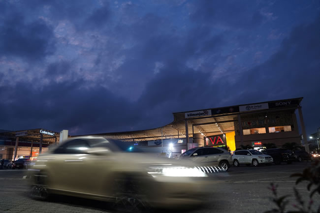 车里睡觉竟违法？哪里睡、睡多久…小心一觉醒来收到罚单