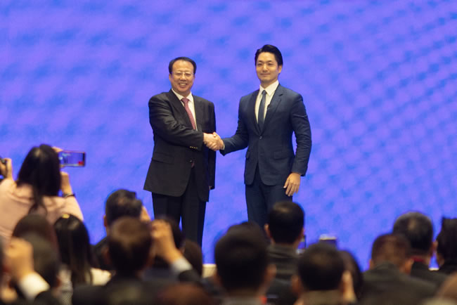 评／蒋万安隐喻波涛 既双城也两岸