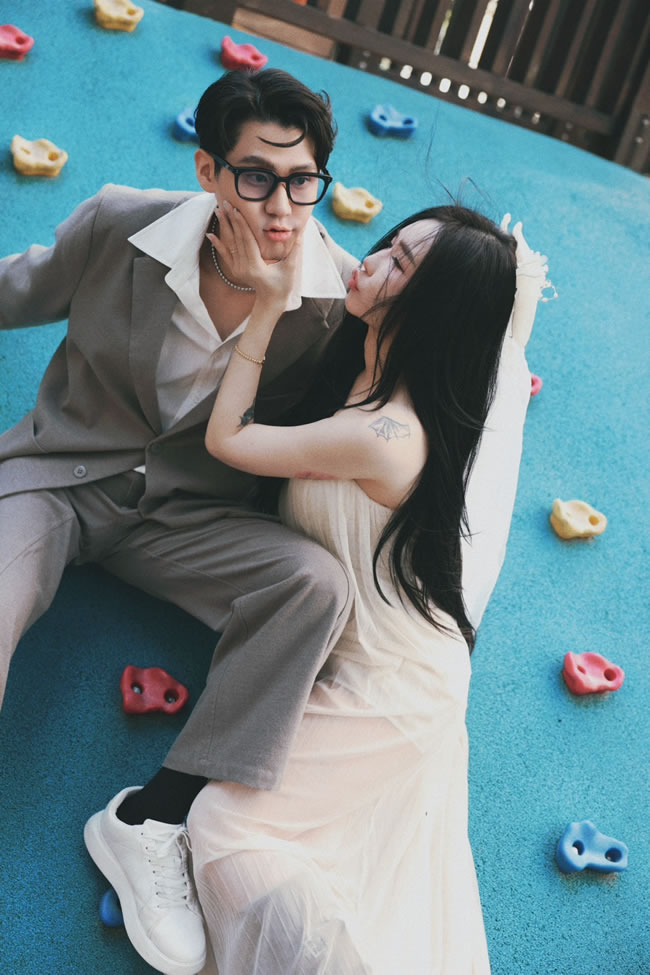 台男星李玉玺认爱不到1年 与大6岁许允乐结婚：会一起变老