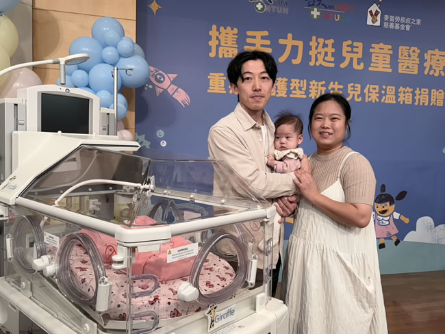 早产儿「小恩」住院8个月历经3次手术 台大特殊保温箱成「第一个家」