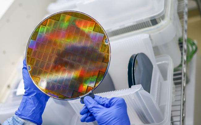 中国考虑新的晶片行业资金支持 规模最高至700亿美元